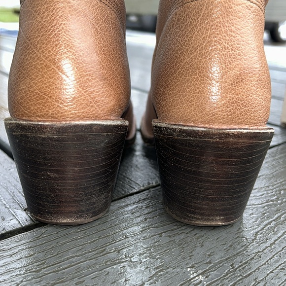 FRYE Carmen Back Lace Short Ankle boot size 10 B Sold Out - Picture 8 of 11